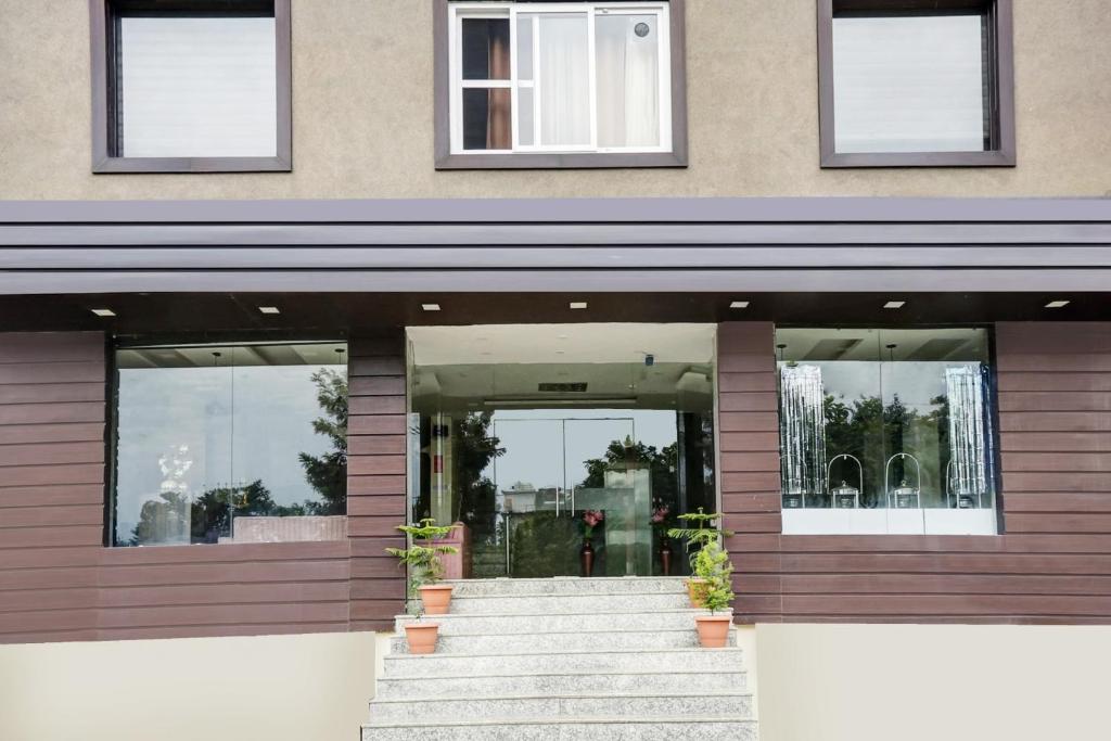 Fotografie z fotogalerie ubytování Super Townhouse Dharamshala v destinaci Dharmsala