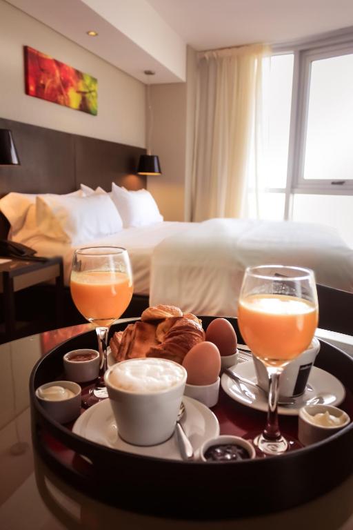 Postel nebo postele na pokoji v ubytování AXSUR Design Hotel