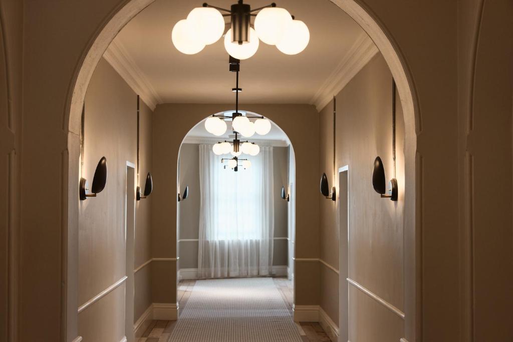 Empire Hotel - Resim 16