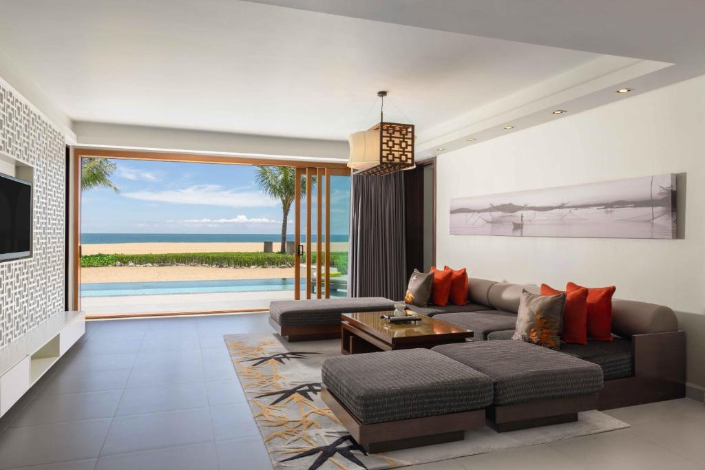 Suite 2 Phòng Ngủ Có Hồ Bơi Riêng Nhìn Ra Biển