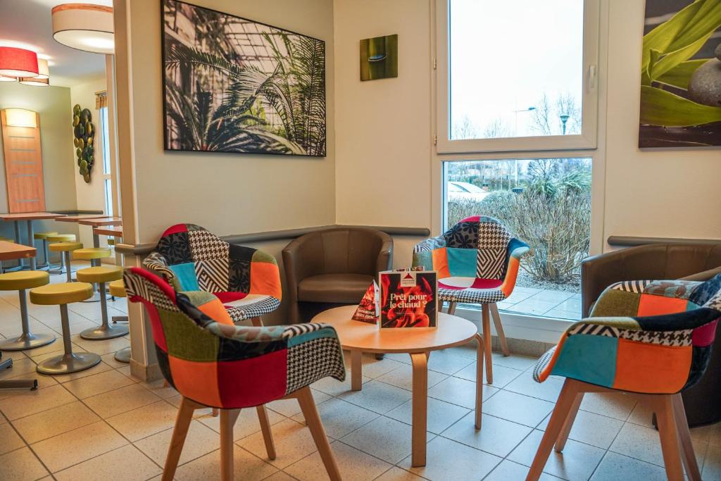 Posezení v ubytování Ibis Budget Bayeux