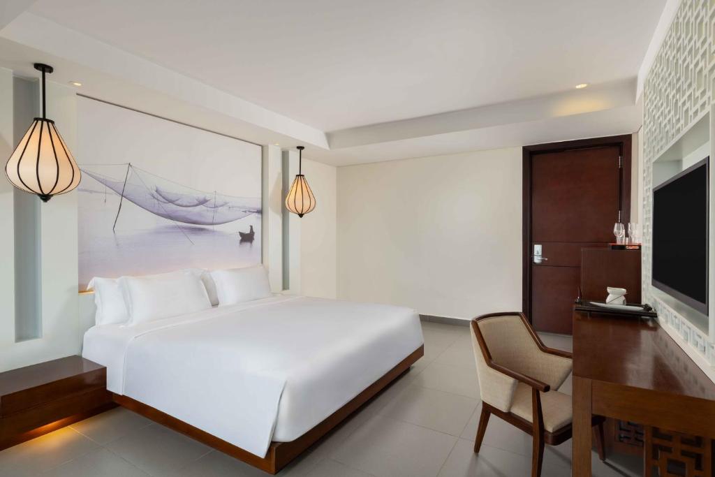 Phòng Grand Có Giường Cỡ King Và Ban Công Nhìn Ra Biển