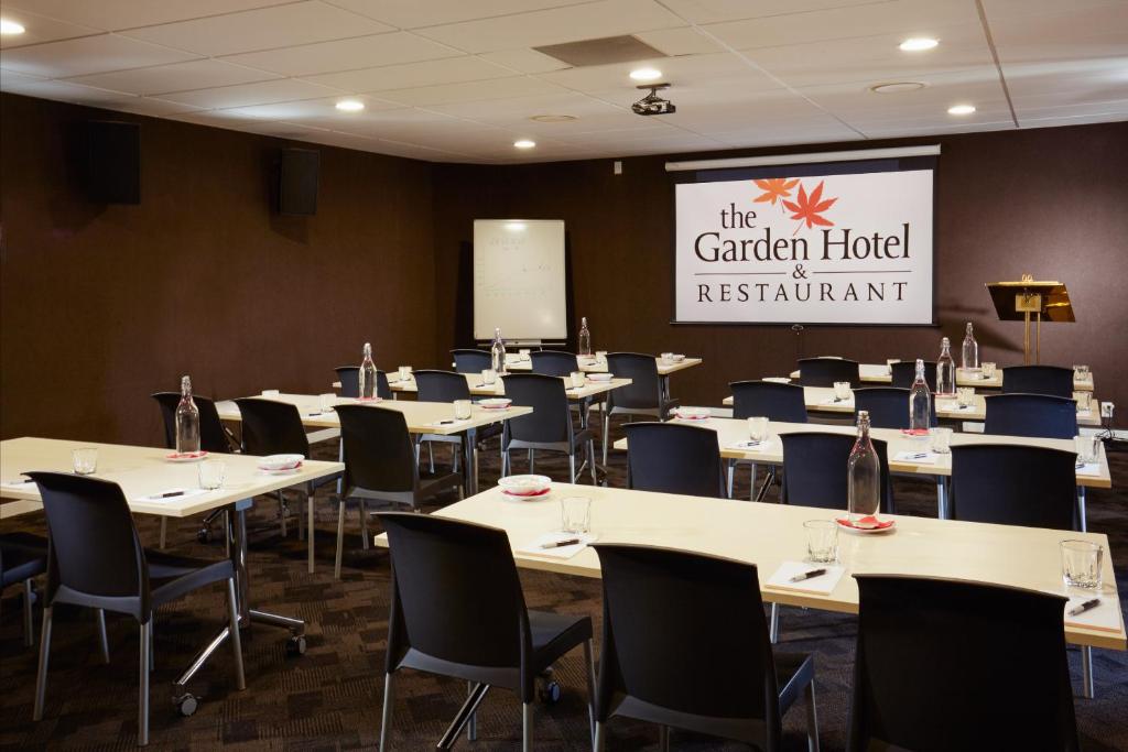 The Garden Hotel - Resim 11