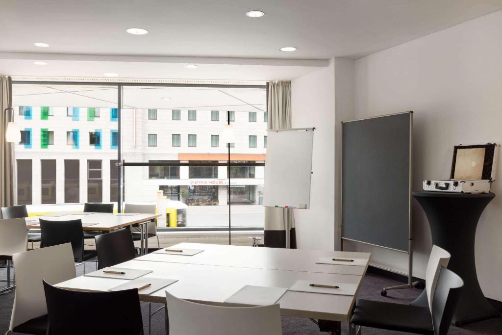 Vienna House Easy by Wyndham Berlin Prenzlauer Berg - Resim 28