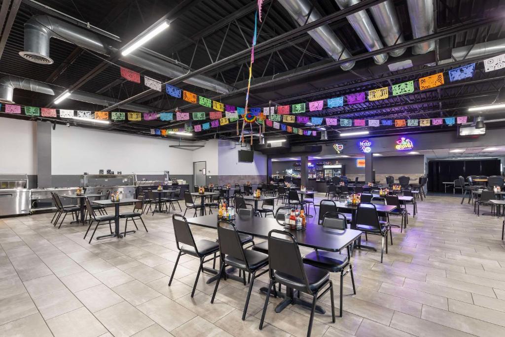 Restaurace v ubytování Clarion Inn Des Moines Airport
