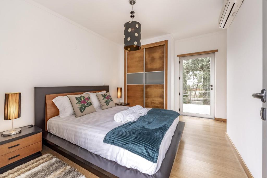 Serra e Mar Refuge in Sesimbra - Family Friendly home near the Arrábida Beachs