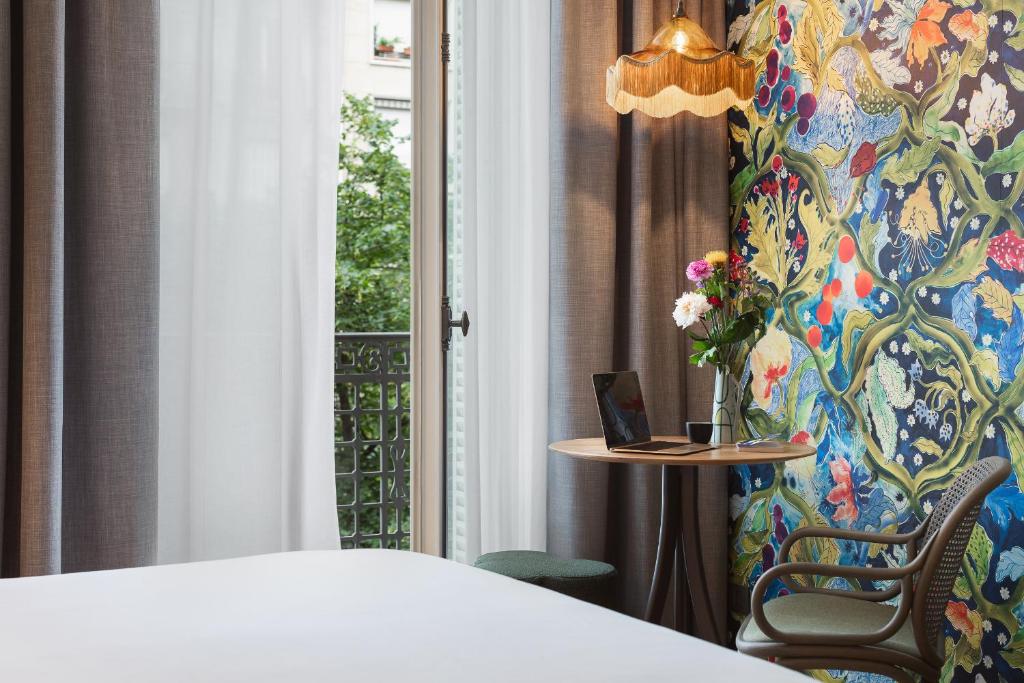 Miss Fuller - Resim 11