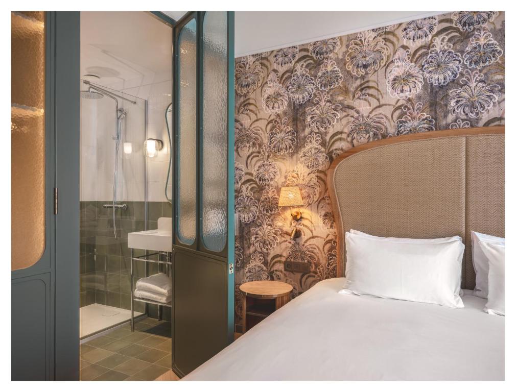 Miss Fuller - Resim 13