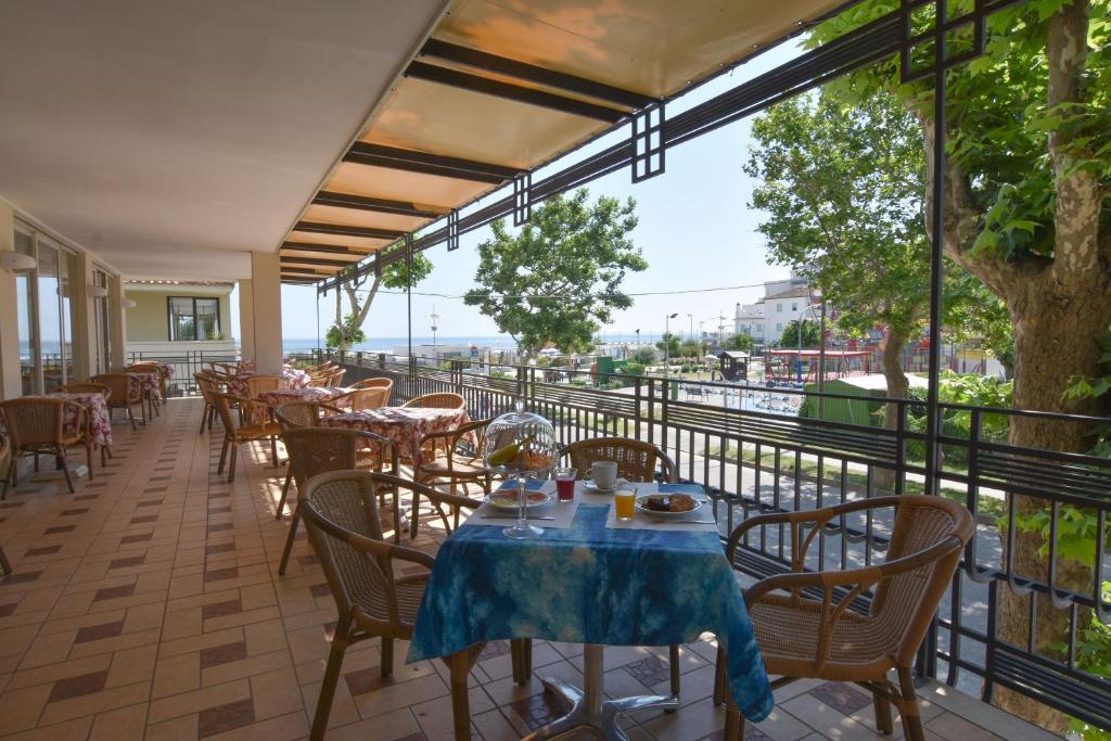 Restaurace v ubytování Hotel Bristol - a 30 mt dalla spiaggia