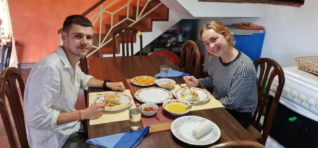 Jídlo v hostelu nebo okolí