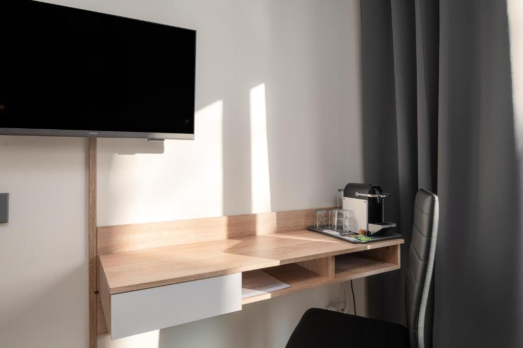 Příslušenství pro přípravu čaje a kávy v ubytování Hotell Tammsaare