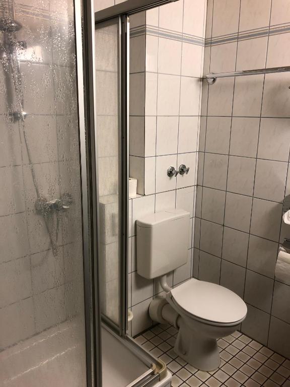 Koupelna v ubytování Hotel Hubertus Gernsheim Rhein
