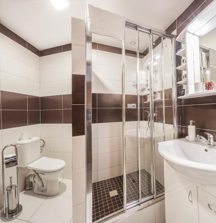 Łazienka w obiekcie Hotel Kolonie
