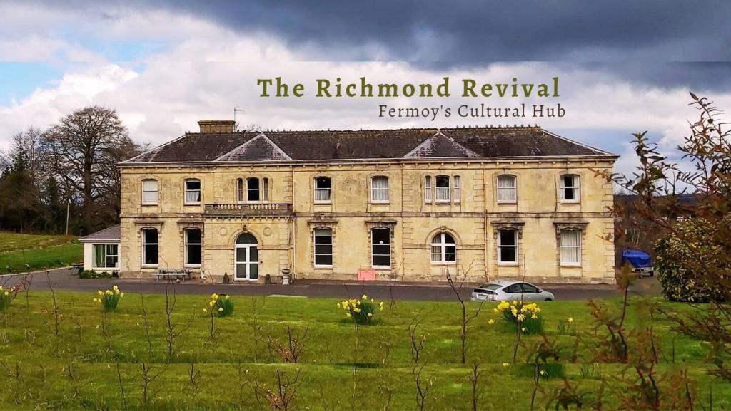 Zahrada ubytování Double Room in Richmond House Fermoy