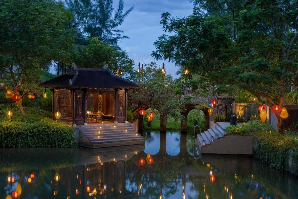 Vườn quanh Banyan Tree Lang Co