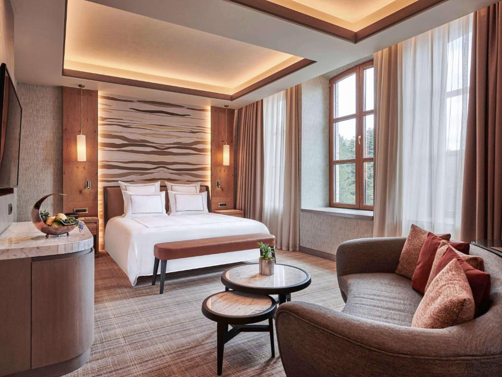 Postel nebo postele na pokoji v ubytování Swissotel Uludag Bursa