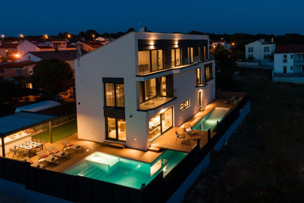 Der Swimmingpool an oder in der Nähe von Ferienhaus mit Privatpool für 6 Personen ca 200 m in Poreč, Istrien Istrische Riviera