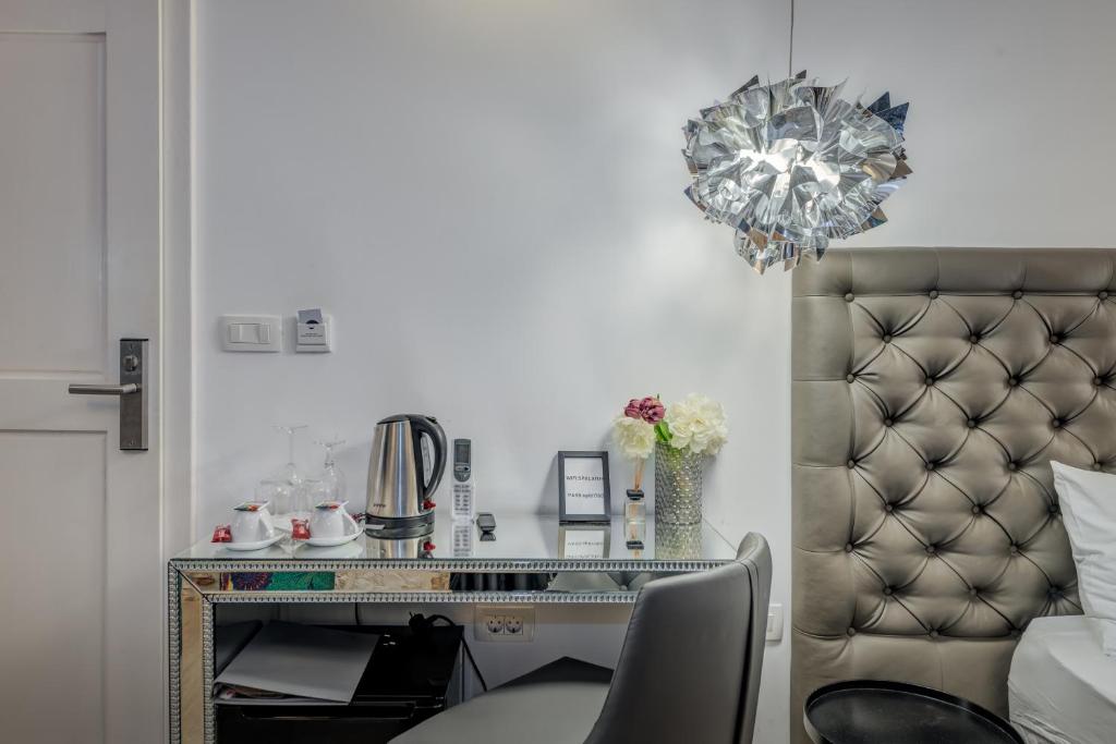 Posezení v ubytování The Code Luxury Rooms