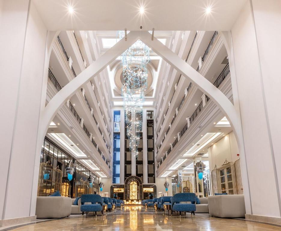 Serenity Queen Hotel - 14