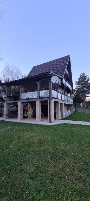 Budova, kde se prázdninový dům nachází