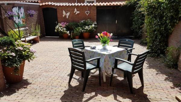Κήπος έξω από το Apartment In Zentraler Lage, Nahe Strand