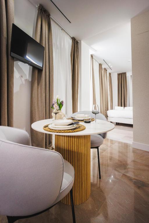 Corral del Carbón GG Luxury Hotel Boutique - Resim 16