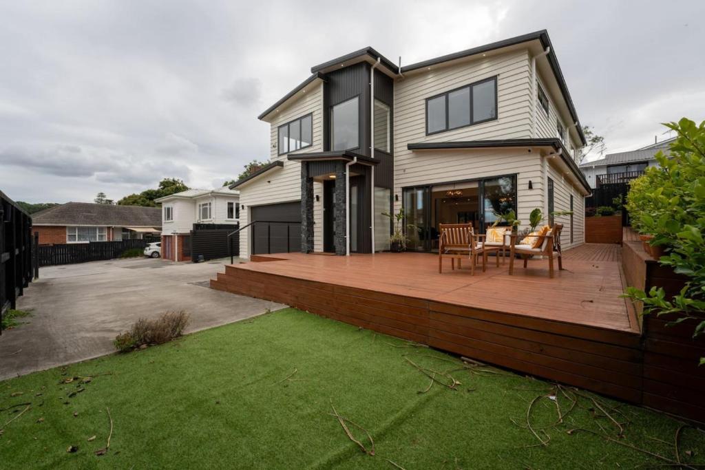 Φωτογραφία από το άλμπουμ του 5 BRM Luxurious Bungalow - Epsom στο Ώκλαντ