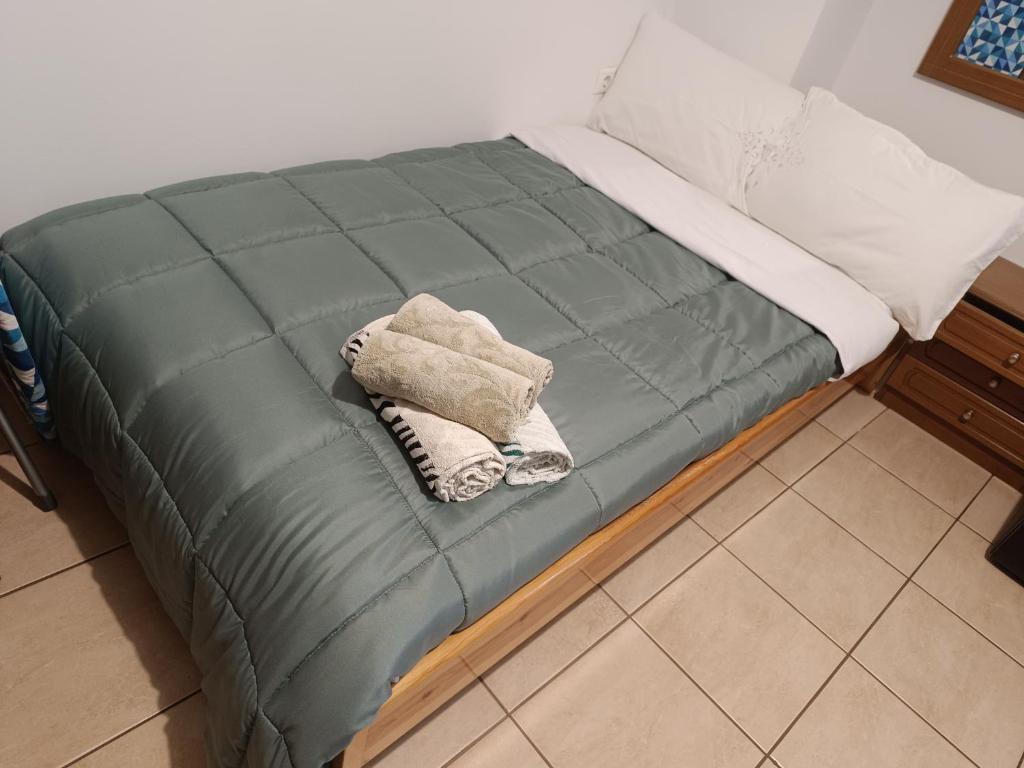 Imagem da galeria de Friendly Studio The bed is semi double em Mytilini