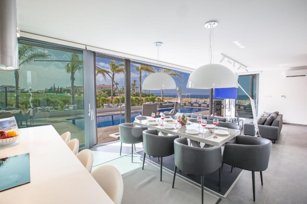 Fotografie z fotogalerie ubytování Haus In Paralimni Mit Großem Patio v destinaci Paralimni