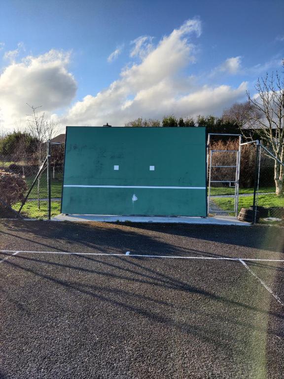 Tenis a/nebo squash v ubytování Álaind Lodges, Sneem nebo okolí