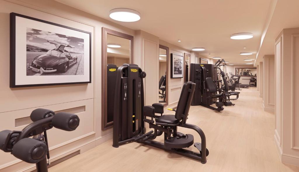 Fitness centrum a/nebo fitness zařízení v ubytování The Bristol Belgrade