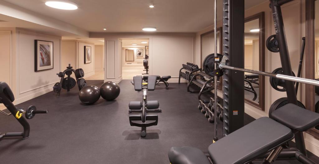 Fitness centrum a/nebo fitness zařízení v ubytování The Bristol Belgrade