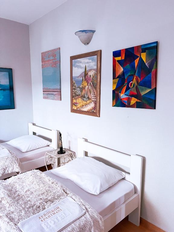 Apartments Aerodrom - 12