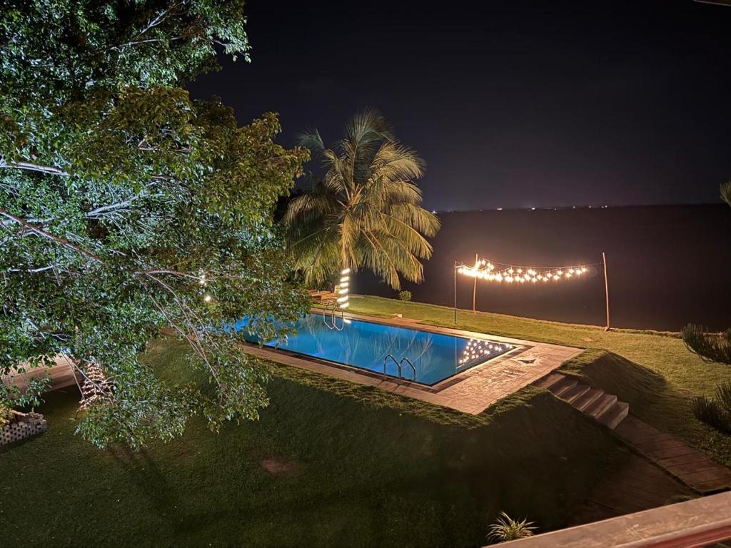 Bazén v ubytování Nico Lagoon Hotel nebo v jeho okolí