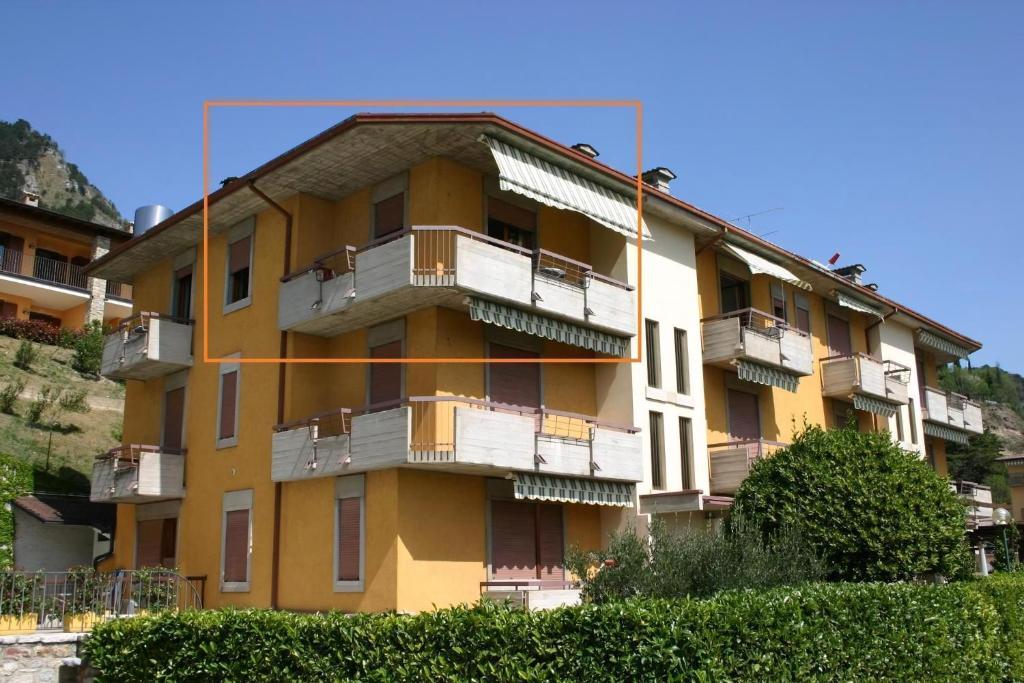 Appartement in der zweiten Etage mit Balkon