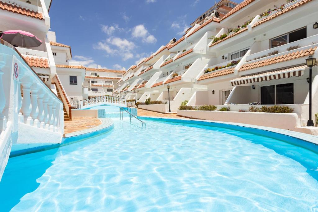 Home2Book Surf Vibes Apt Las Américas, Pool