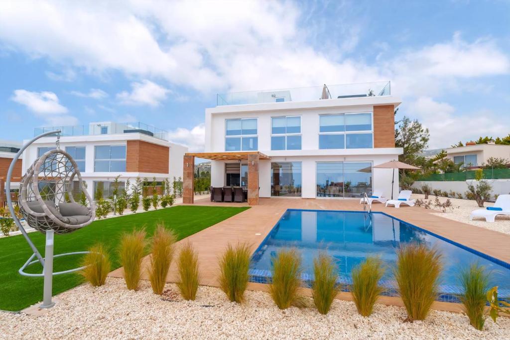 Luxuriöse Villa Mit 4 Schlafzimmern, Pool Und Whirlpool