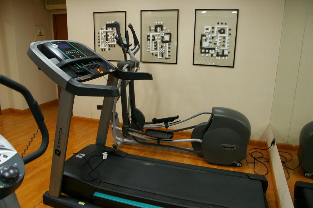 Fitness centrum a/nebo fitness zařízení v ubytování Sercotel AB Arganda