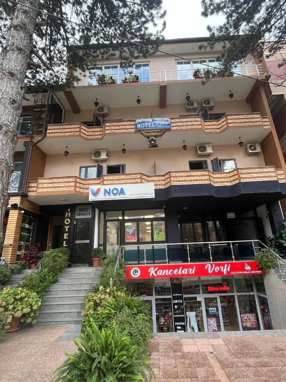 Bangunan di mana terletaknya hotel