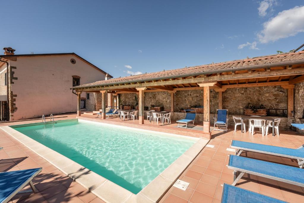 Bazén v ubytování Agriturismo Fadanelli - Le Rondini nebo v jeho okolí