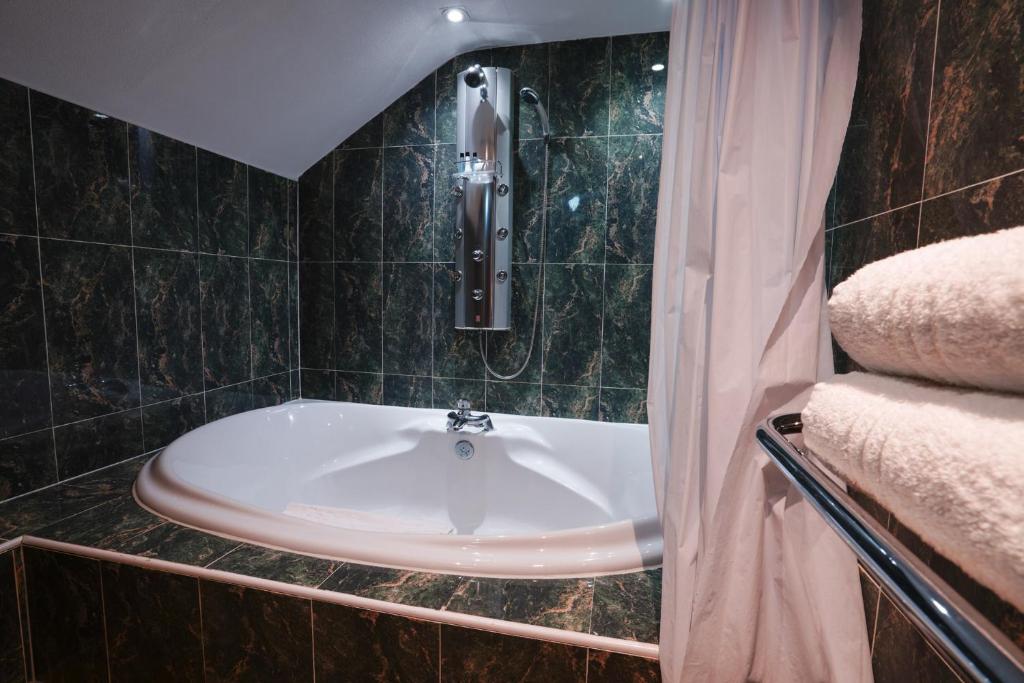 Koupelna v ubytování Gomersal Park Hotel & Dream Spa