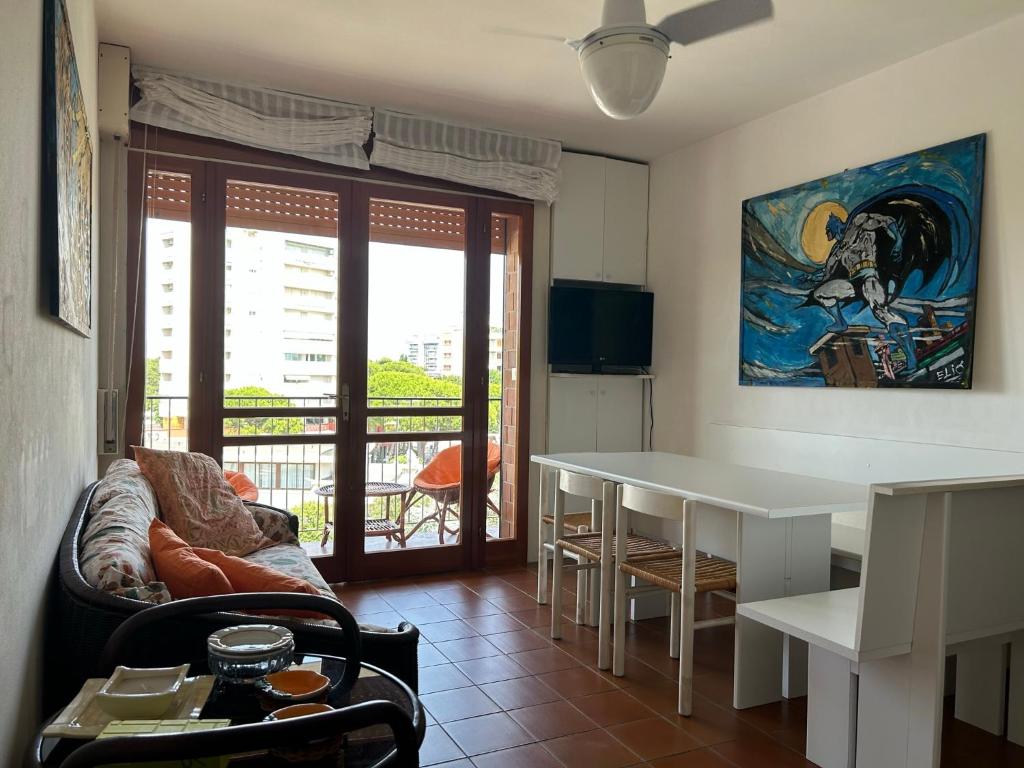 Χώρος καθιστικού στο Ampio appartamento in centro con vista - parcheggio gratuito e Wi-fi