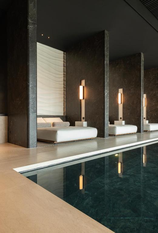 Bazén v ubytování La Réserve Resort nebo v jeho okolí