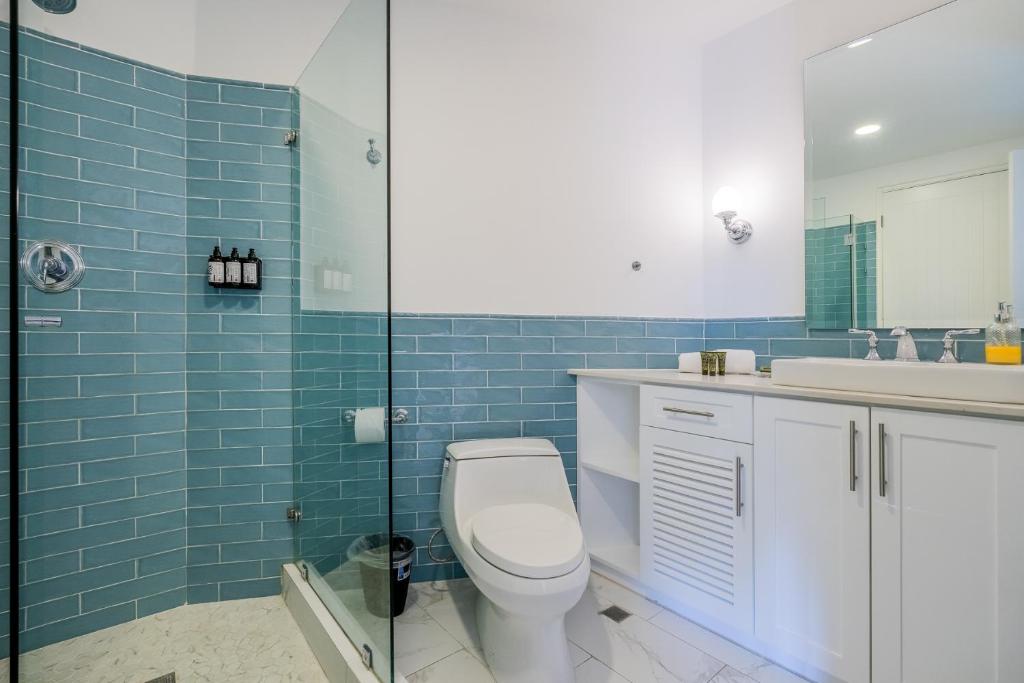 Un baño de Casa La Costa By Wynwood House