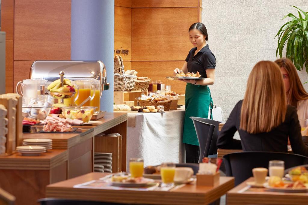 Barcelona Century Hotel - Resim 39