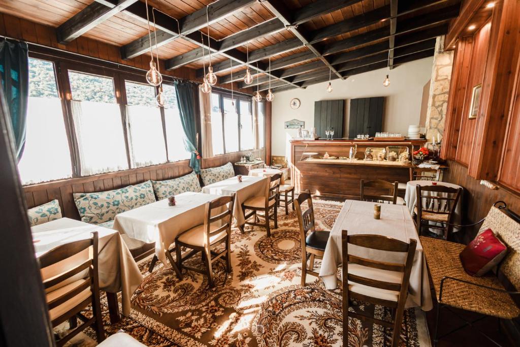 Posezení v ubytování Fanaras Hotel