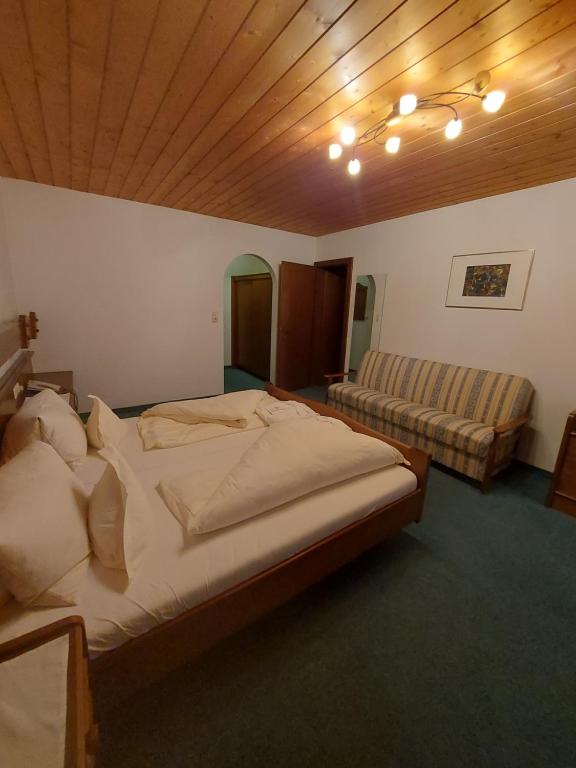 Postel nebo postele na pokoji v ubytování Sonnenresidenz Friedheim