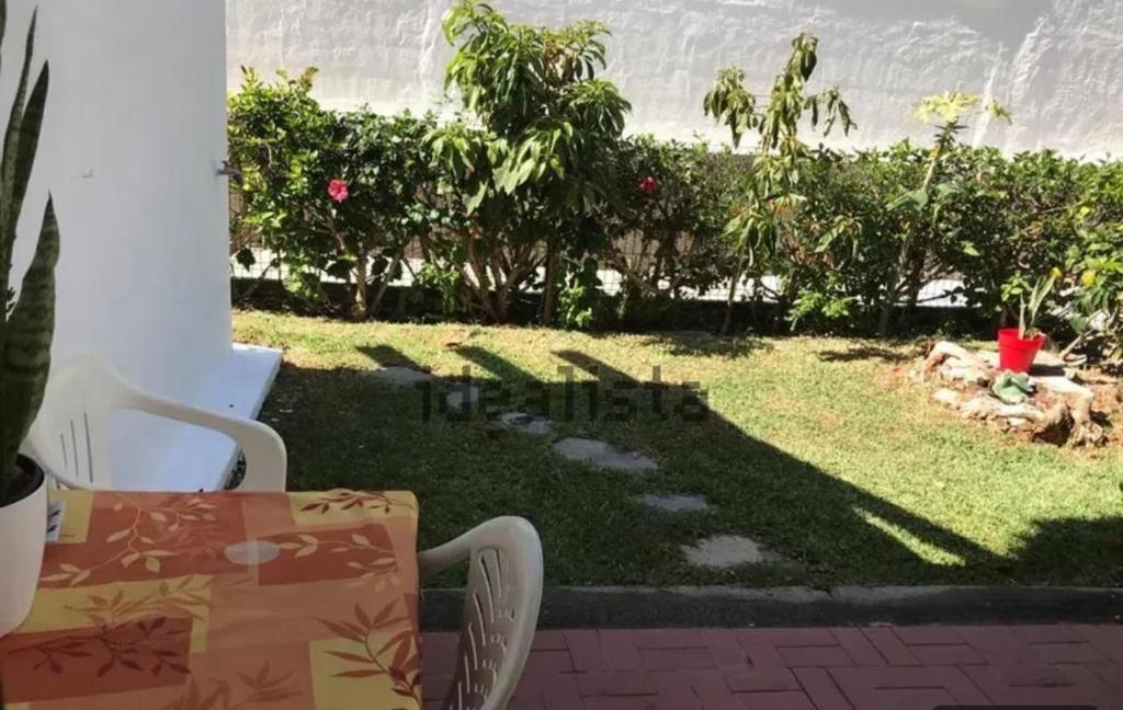 SonnenlandにあるSonneland 340の庭園(テーブル、椅子付)