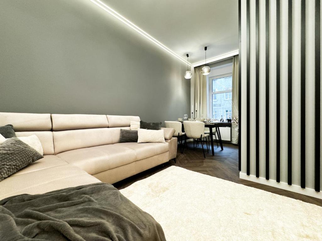 Posedenie v ubytovaní Central, Modern & CHIC Wroclaw Gem, Near Park! 10min to Old Town, Trumski