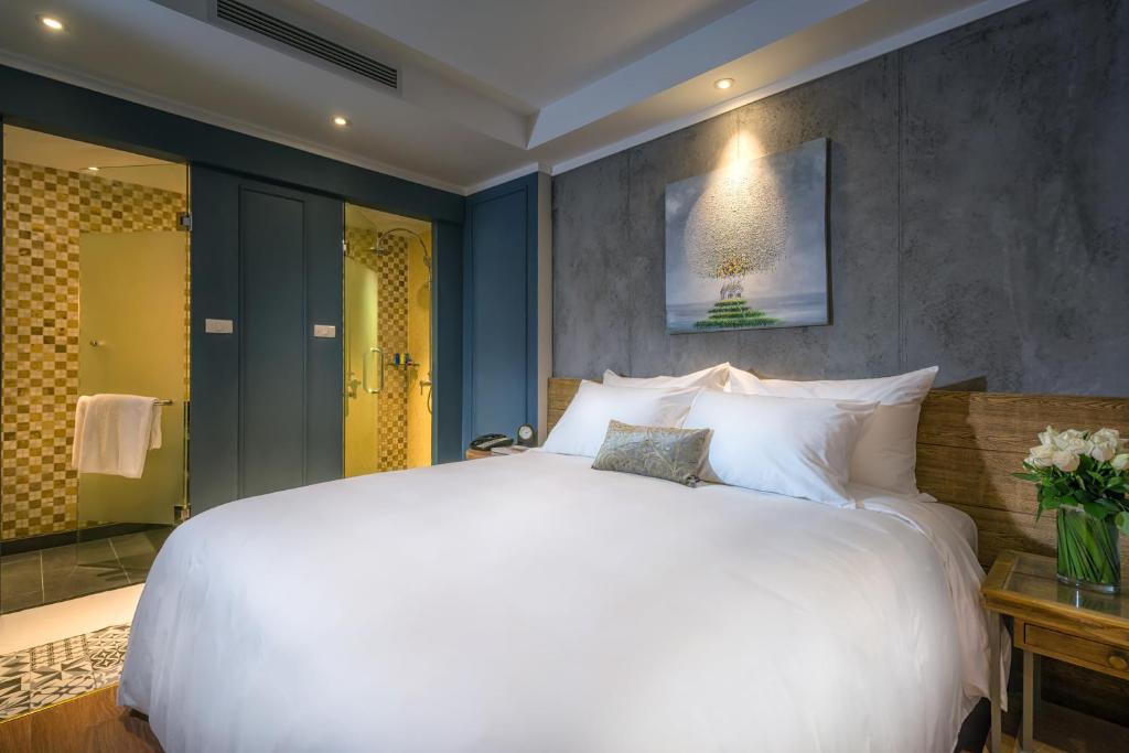 Bespoke Trendy Hotel Hanoi - 9
